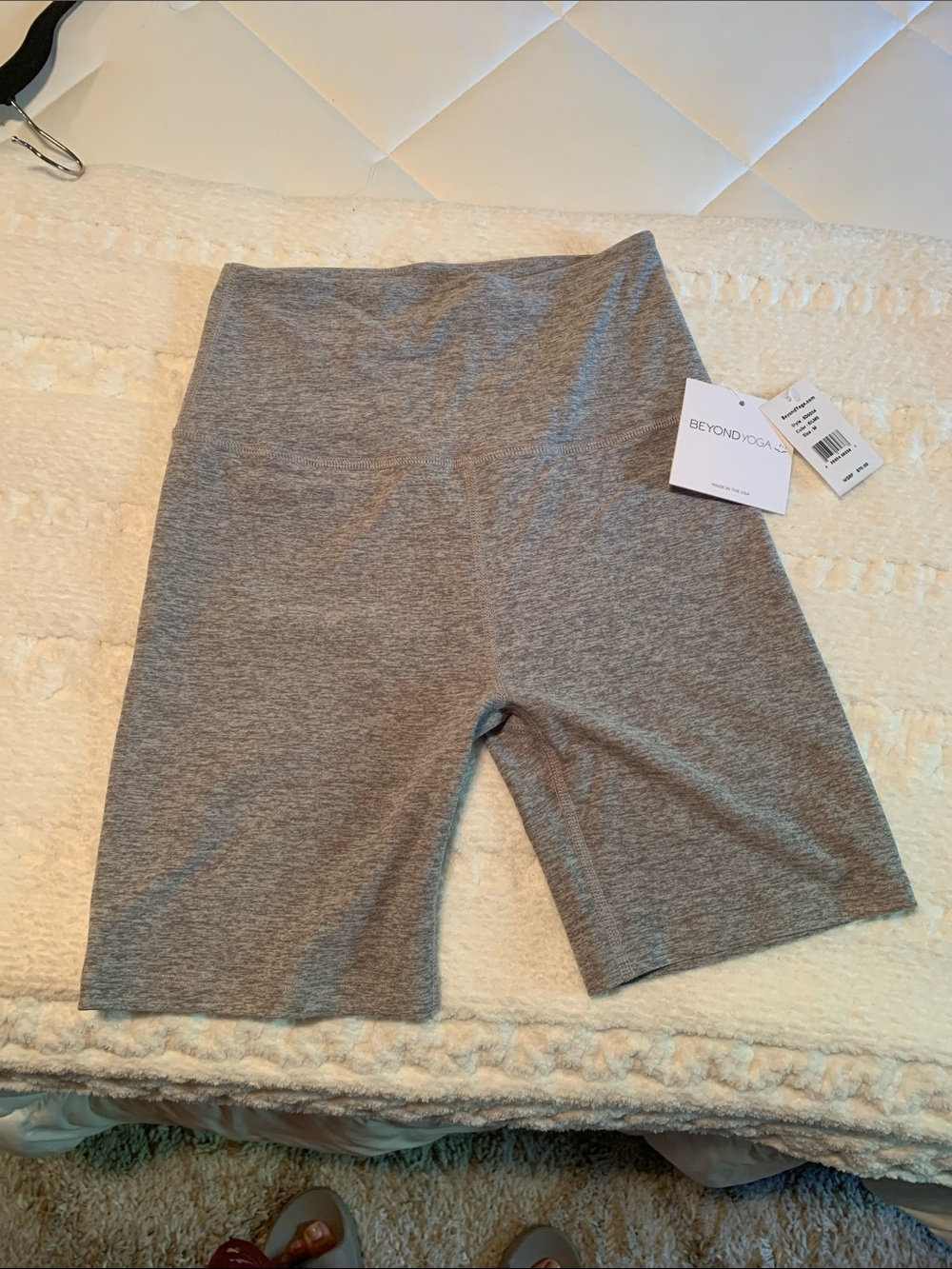 Beyond Yoga Women’s Spacedye Gray High-Rise Bike Shorts 7”